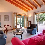 Perfect Location! A Country Villa By Renthousing