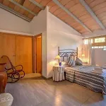 Perfect Location! A Country Villa By Renthousing
