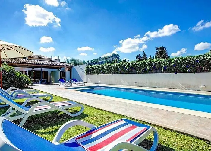 Perfect Location! A Country Villa By Renthousing