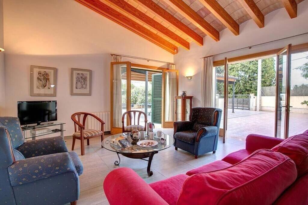 Villa Perfect Location! A Country By Renthousing