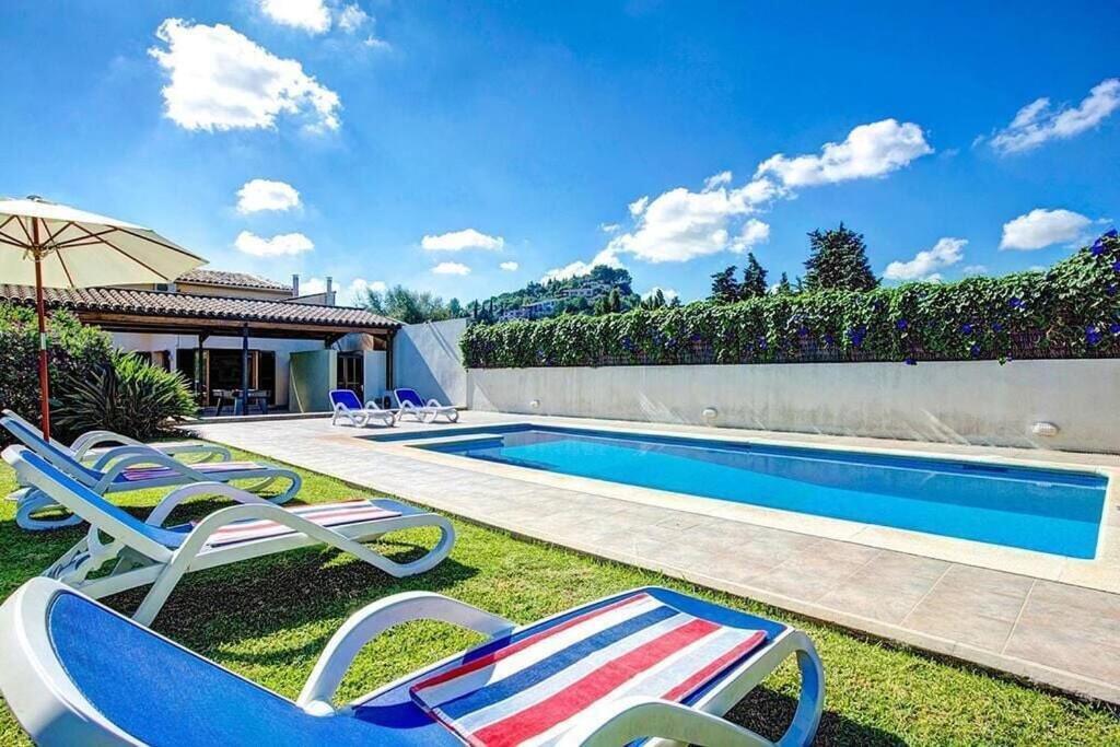 Perfect Location! A Country By Renthousing
