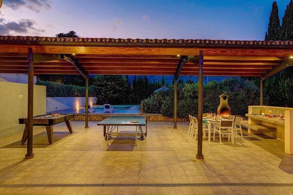 Perfect Location! A Country By Renthousing Villa *