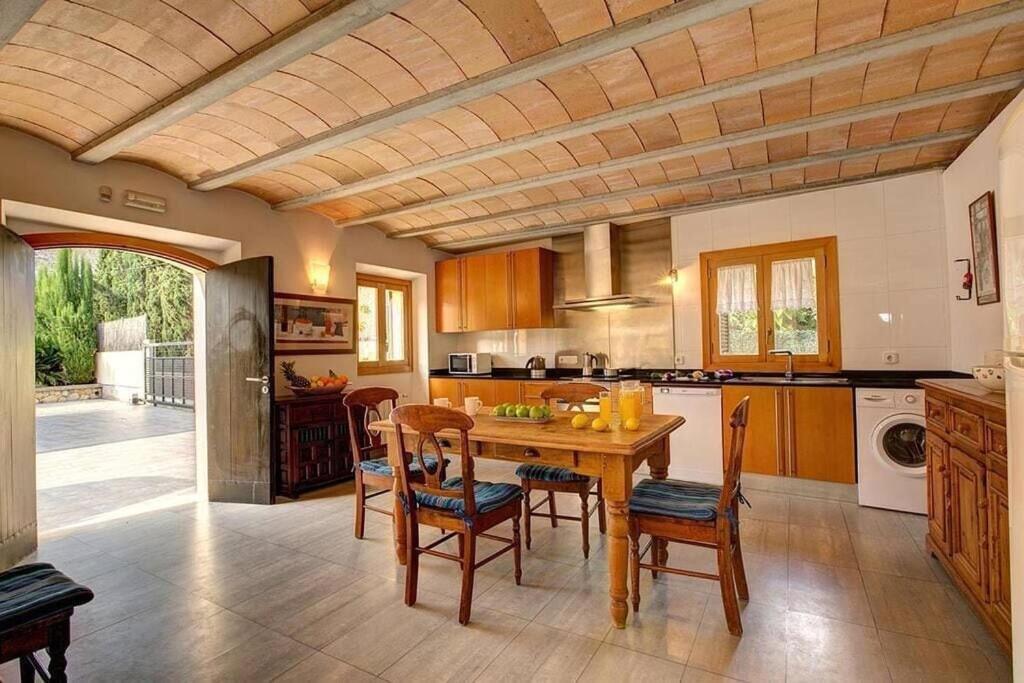 Villa Perfect Location! A Country By Renthousing *